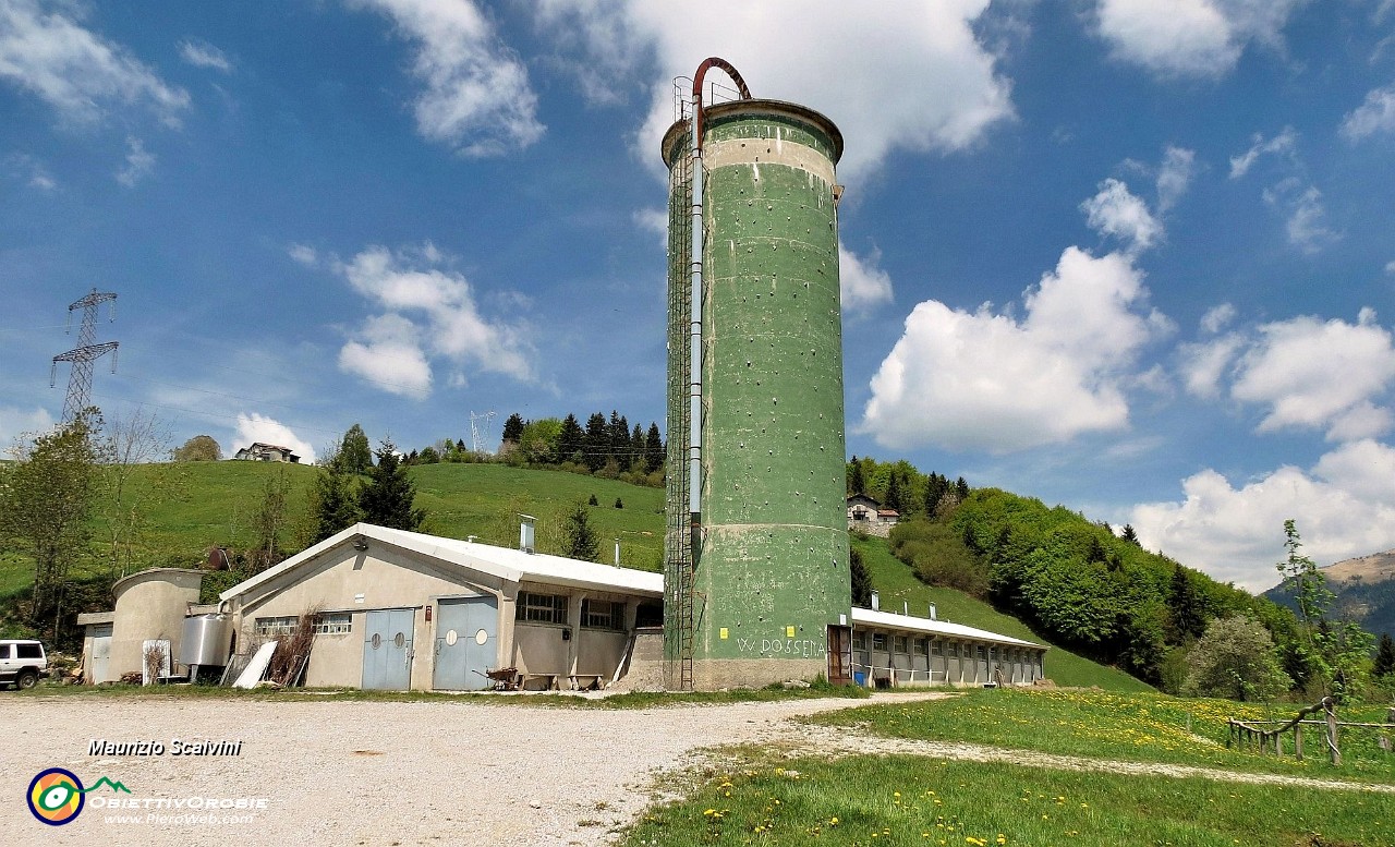 40 Il grande silos di Lavaggio....JPG